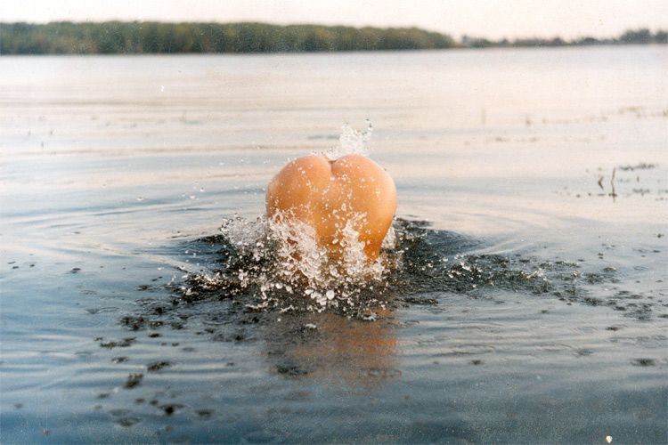 750x500, 60 Kb / попа, вода, брызги