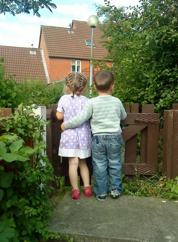 625x849, 273 Kb / любовь, дети, забор