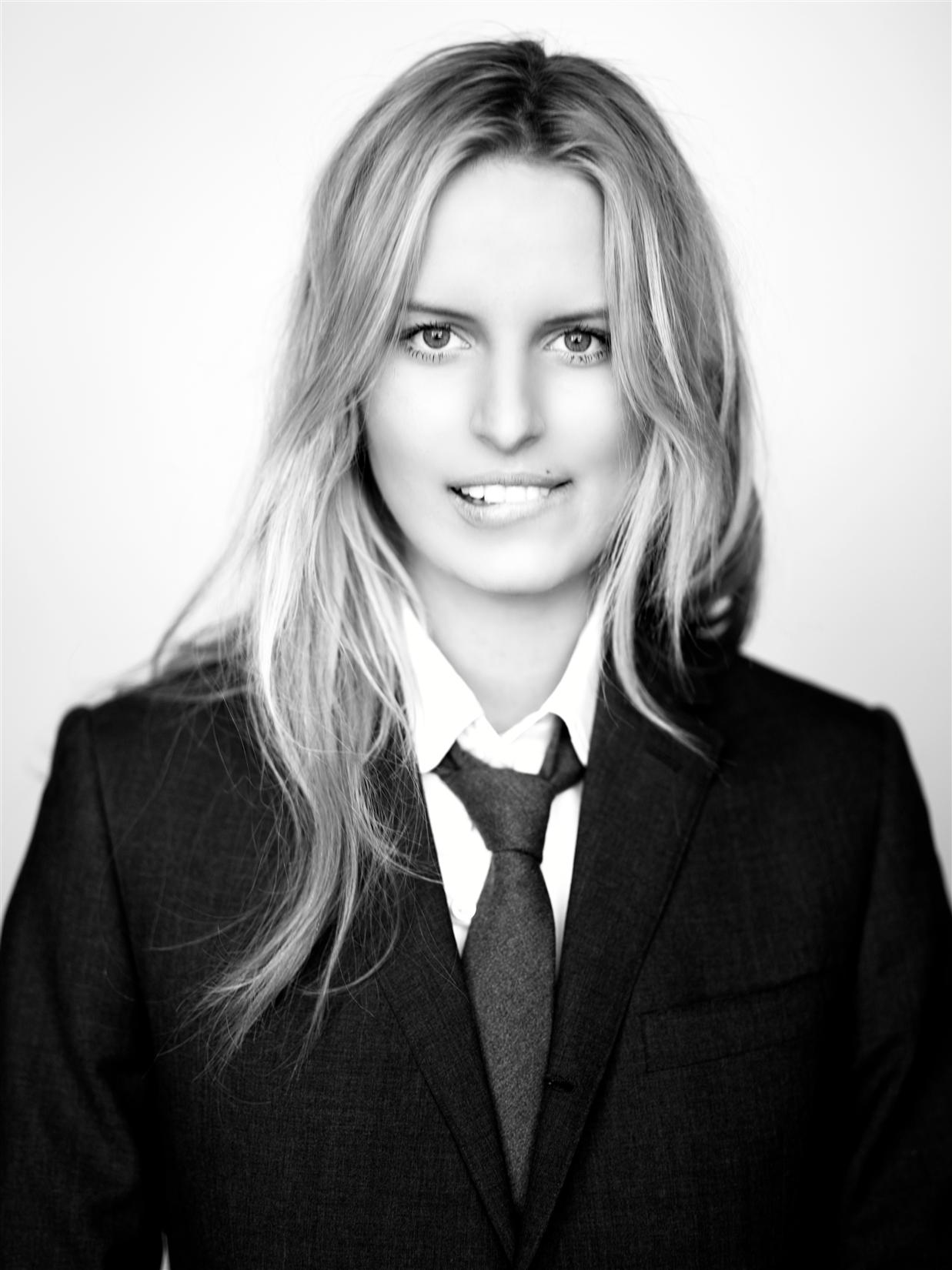 1237x1650, 148 Kb / девушка, ч/б