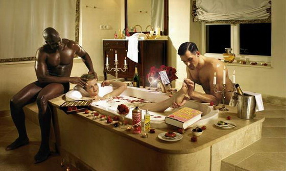 560x336, 67 Kb / массаж, ванная, негр, свечи