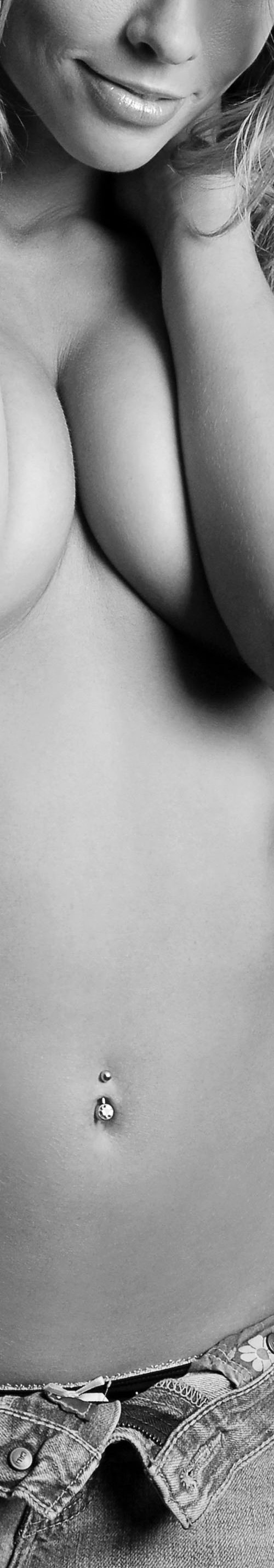 500x2861, 172 Kb / ч/б, пирсинг, джинсы, бантик