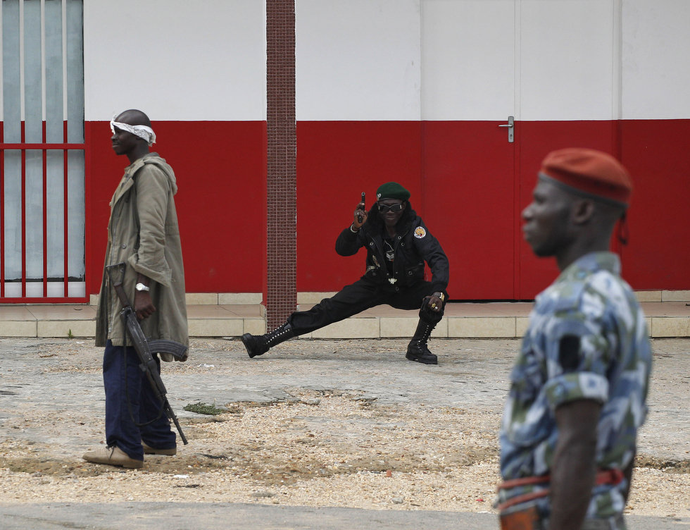 980x752, 165 Kb / черный властелин