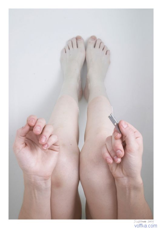 535x750, 27 Kb / лезвие, руки, ноги