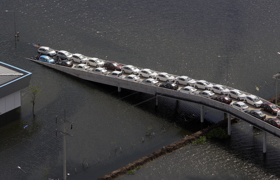 982x630, 247 Kb / тайланд, наводнение, мост