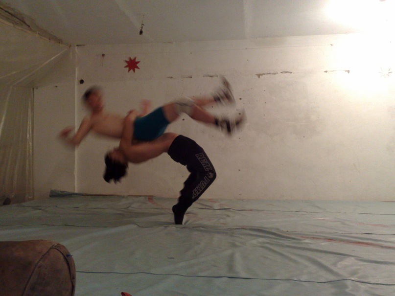 807x605, 92 Kb / борьба, борцуха, прогиб