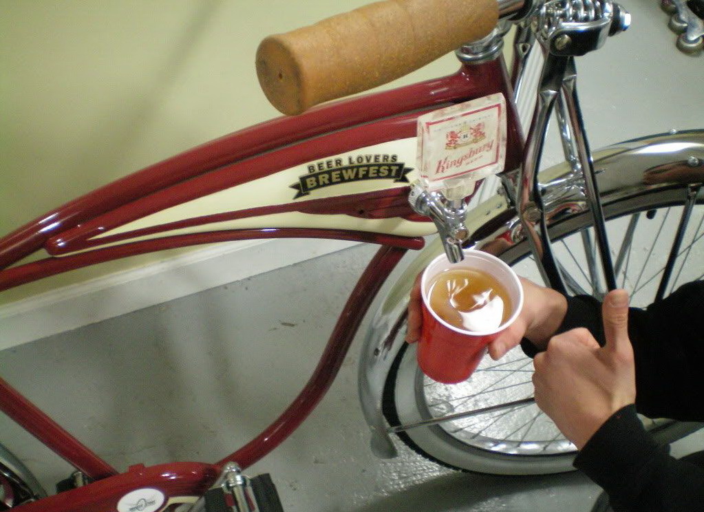 1023x744, 251 Kb / велосипед, пиво, кран