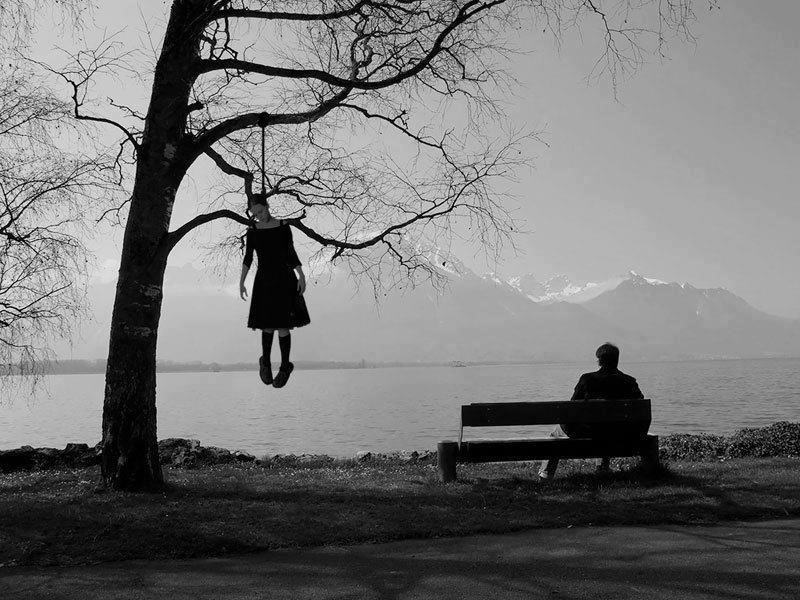 800x600, 137 Kb / горы,скамейка,вода,тишина,ч/б