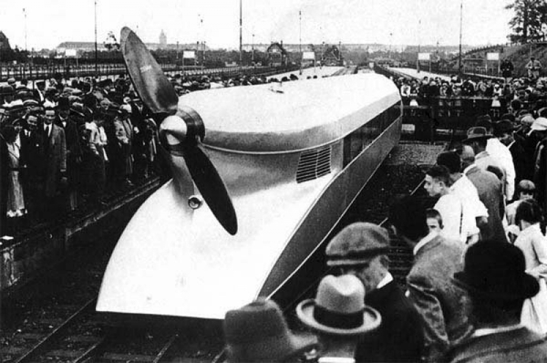 600x398, 130 Kb / Schienenzeppelin, рельсовый Цеппелин, поезд, железная дорога, наземный транспорт, 1930, Германия, Deutsche Reichsbahn, BMW, V-12,46 литров, 224 км/ч