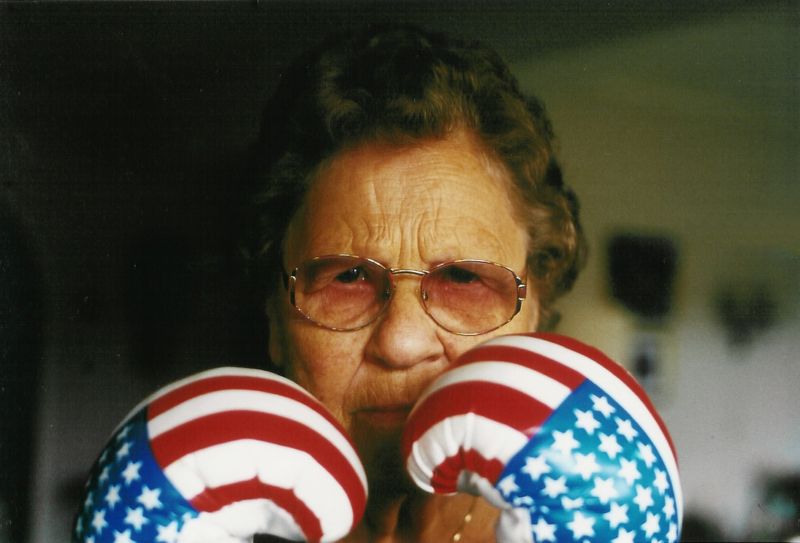 800x543, 63 Kb / бабка, перчатки, америка