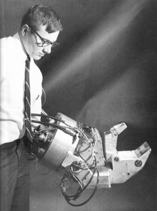 523x700, 48 Kb / железный человек, человек-клешня