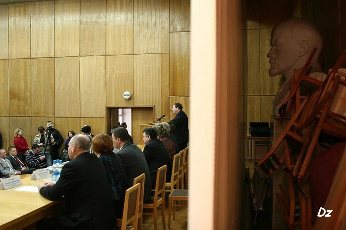 700x466, 58 Kb / ленин, задворки истории