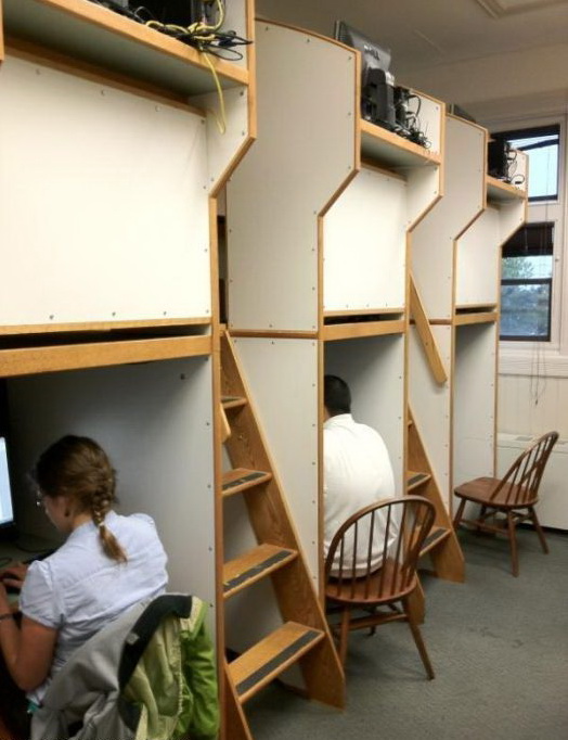 524x682, 100 Kb / компьютеры, клуб, интернет кафе