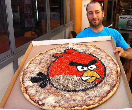 554x463, 113 Kb / пицца, angry birds, мужик