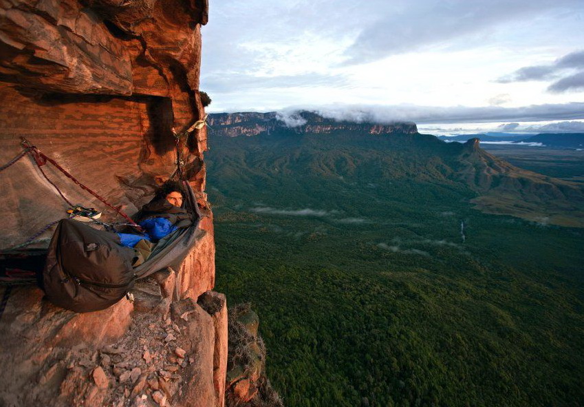 849x591, 198 Kb / гамак, скала, жуть