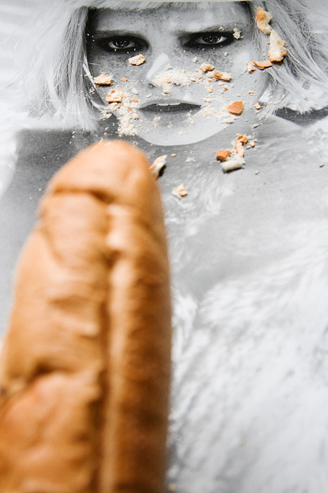 466x700, 88 Kb / батон, кончил, крошки