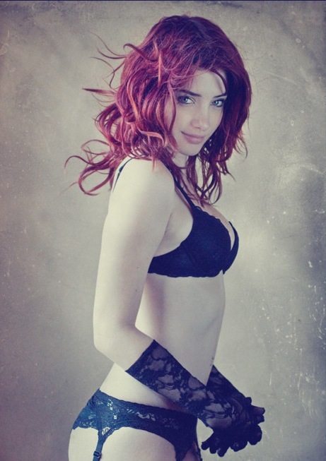 461x653, 77 Kb / рыжая, черное белье