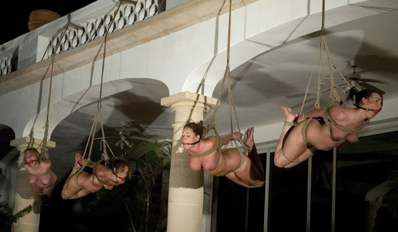 799x466, 124 Kb / бдсм, подвес