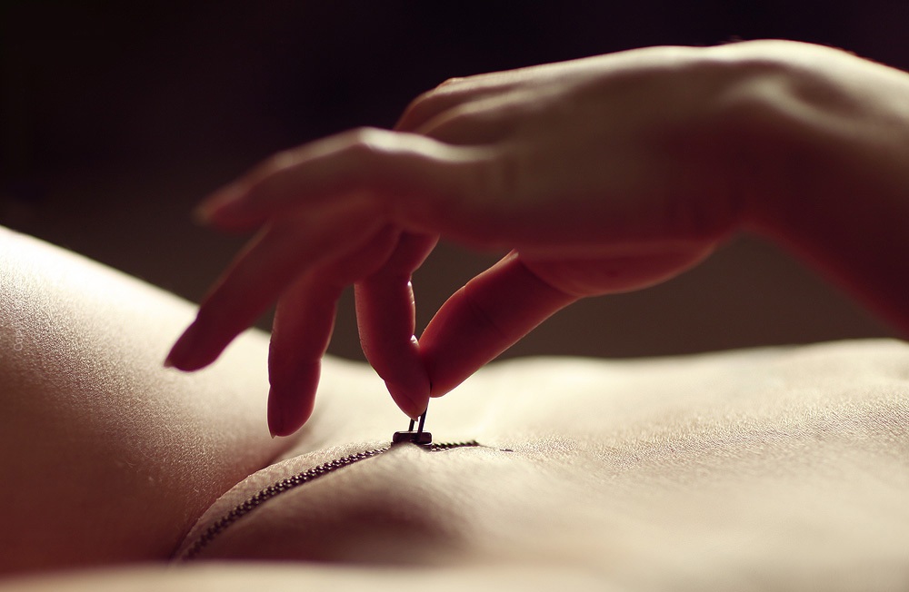 1000x652, 112 Kb / пизда, замок, молния