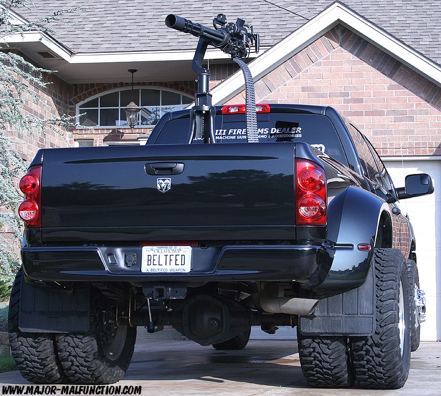 900x808, 186 Kb / dodge, minigun