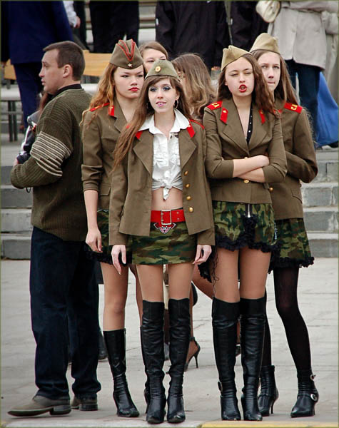 475x600, 94 Kb / девушки, сапожки, военные