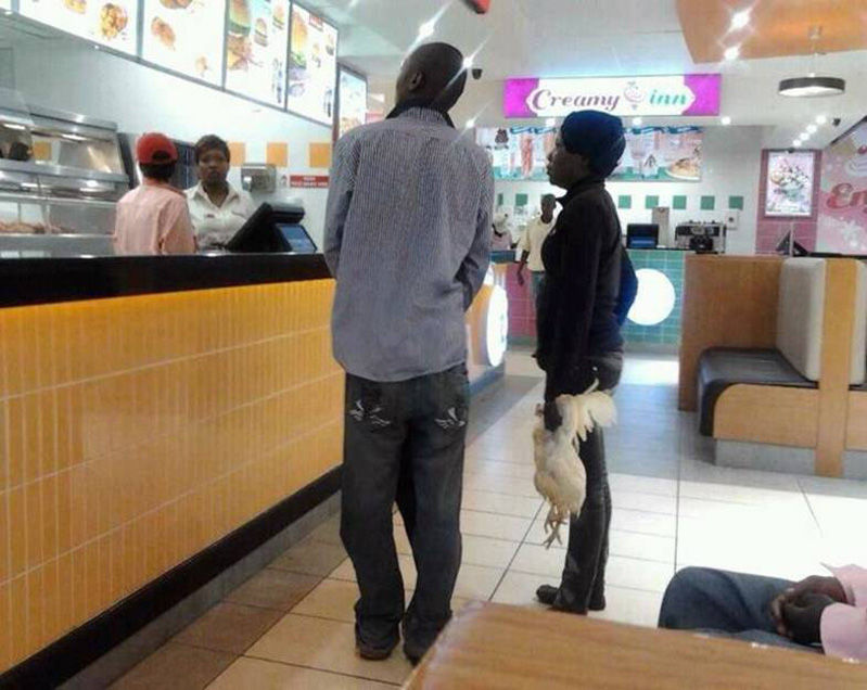 799x636, 89 Kb / негры, фастфуд, курица, жертва