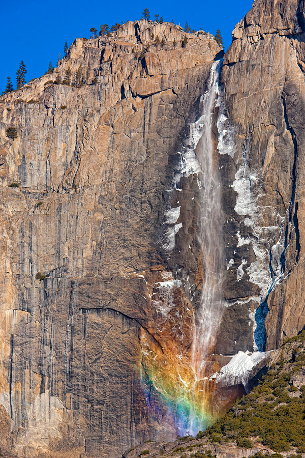 600x900, 290 Kb / гора,водопад,радуга