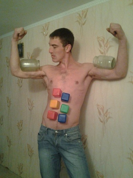 453x604, 39 Kb / Качок, банки, кубики