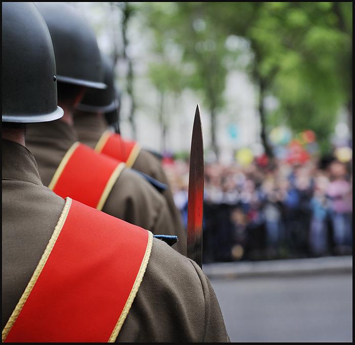 695x674, 66 Kb / каска,штык,лента,форма