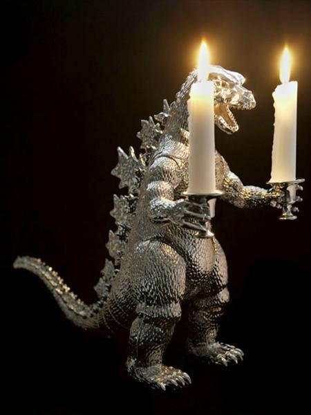 450x600, 34 Kb / подсвечник, свечи, годзилла