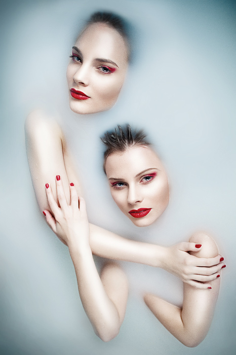 466x700, 120 Kb / девочки, ванна, молоко