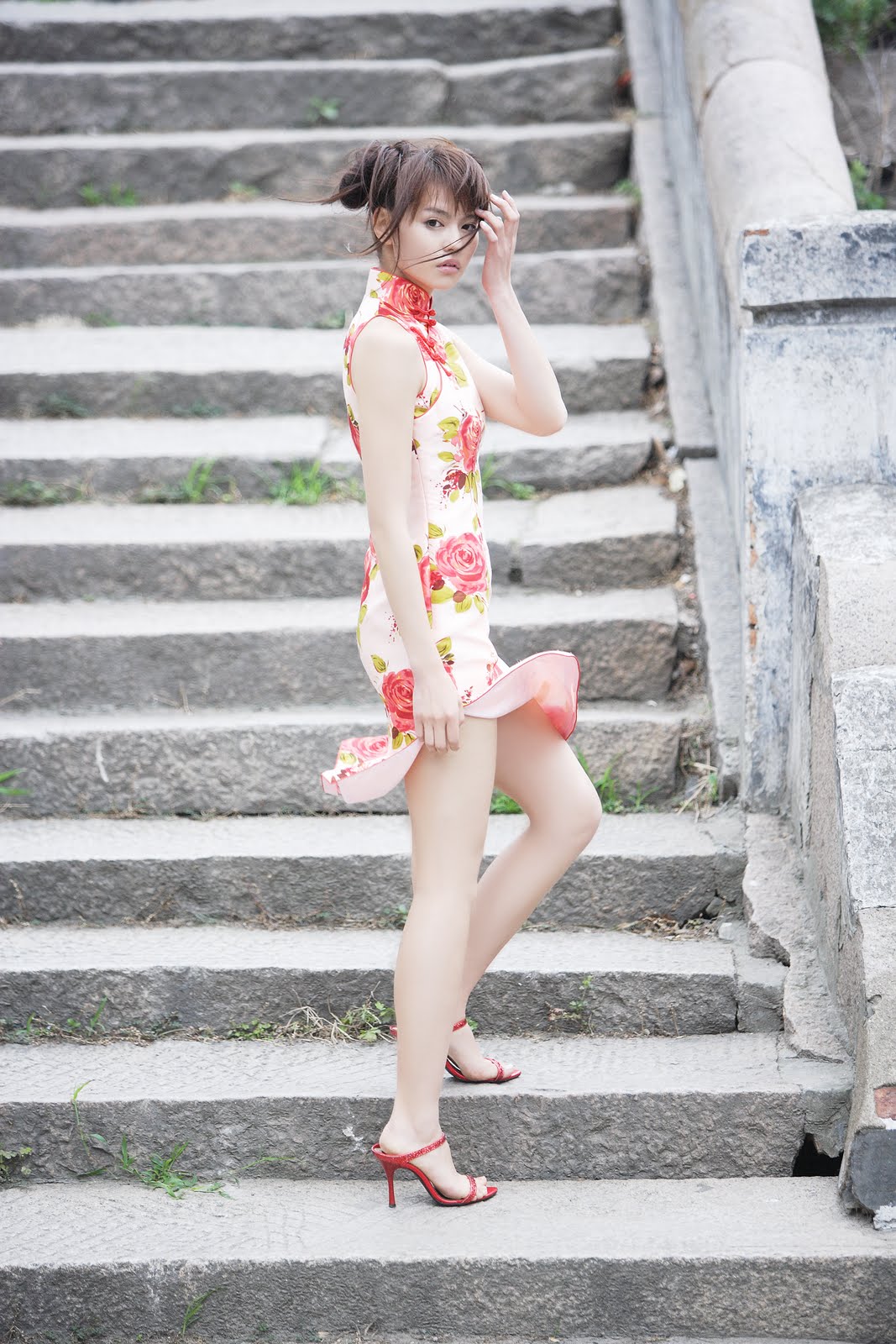 1067x1600, 262 Kb / китаянка