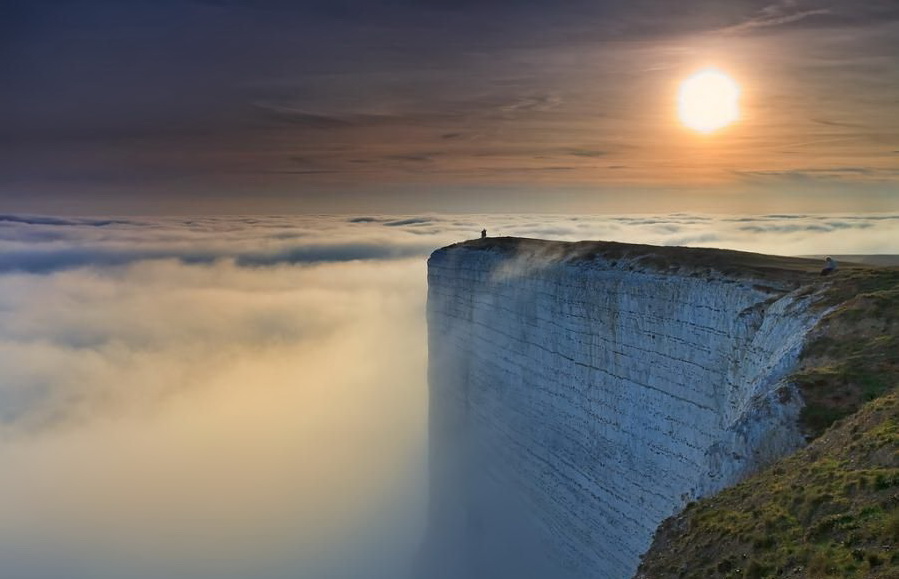 899x579, 106 Kb / туман, облака, скала