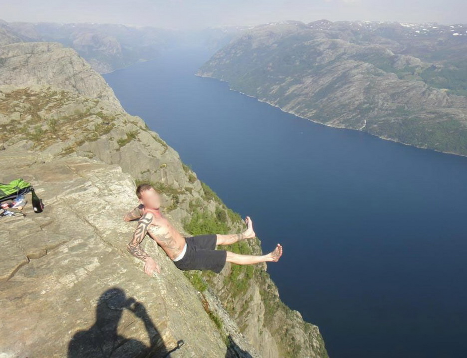 936x718, 177 Kb / вода, скала, обрыв, дурь