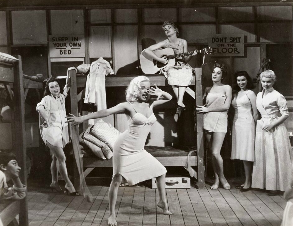 942x727, 157 Kb / сепия, ретро, гитара, кровать, танец, ч/б