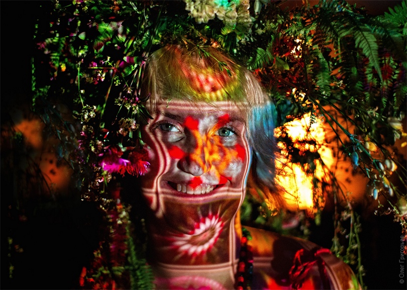 810x577, 260 Kb / свет, тень, улыбка, шипот, фестиваль