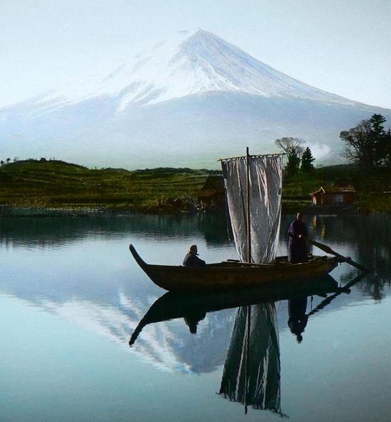 550x594, 53 Kb / гора, фудзияма, озеро, лодка, парус, весло, ретро