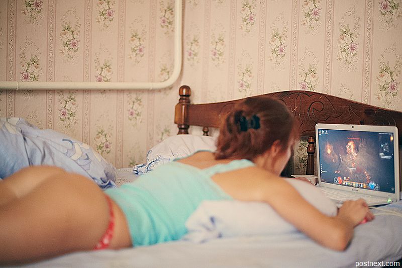 800x533, 70 Kb / попа, кровать, ноутбук, diablo