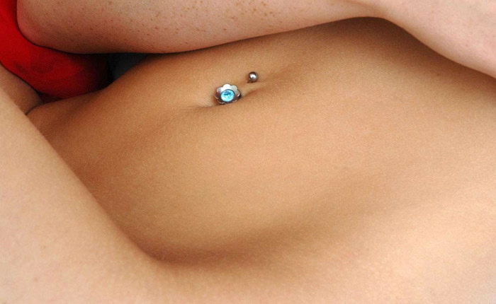 700x430, 58 Kb / пирсинг, веснушки