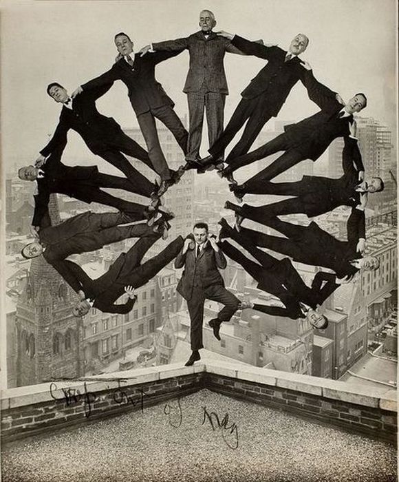 580x700, 97 Kb / высота, город, колесо, мужик, костюм