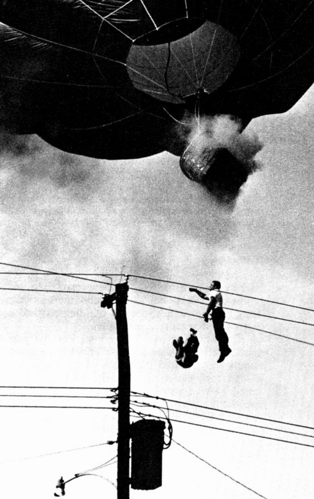 646x1024, 212 Kb / воздушный шар, люди, падение, фонарь