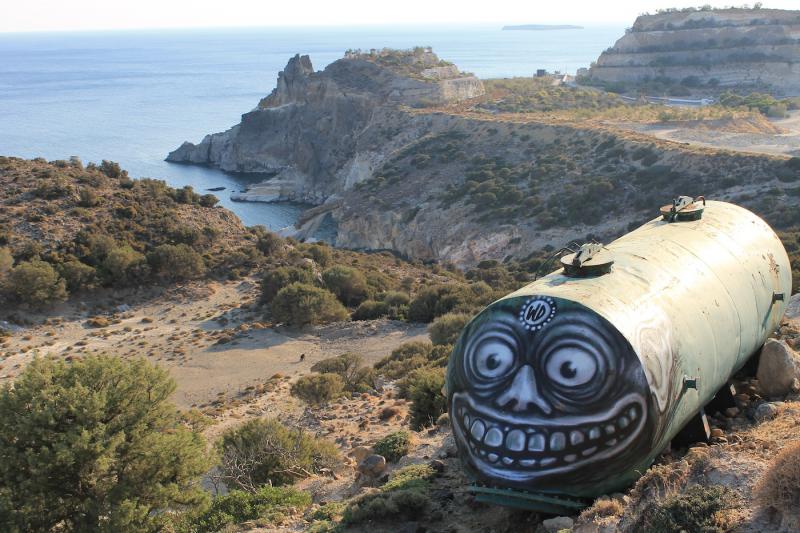 800x533, 84 Kb / цистерна, граффити, streetart, море, греция