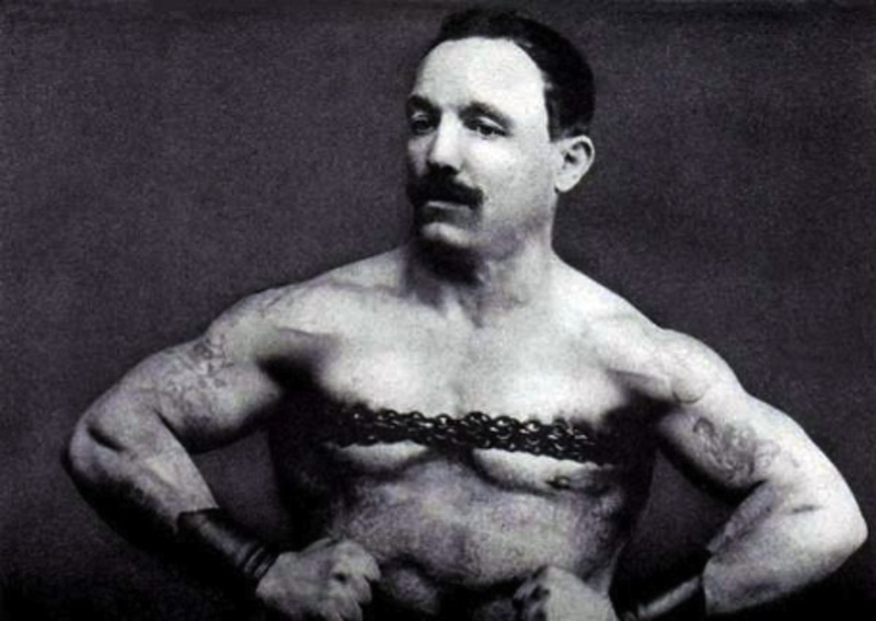 800x567, 94 Kb / силач, цепь