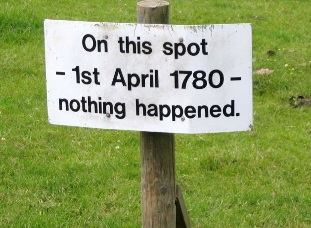 629x462, 95 Kb / знак, указатель, ничего, газон