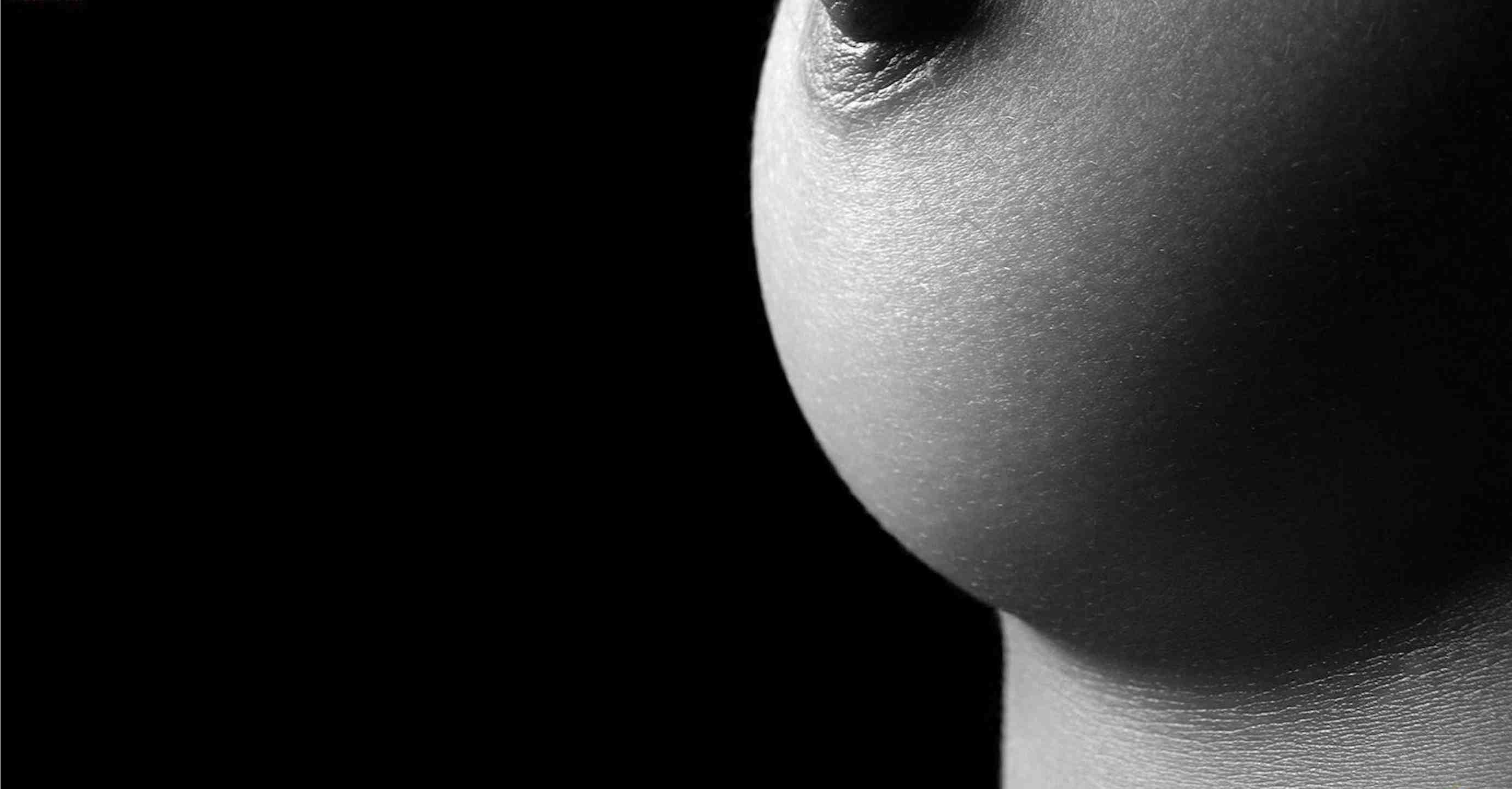 2765x1443, 114 Kb / сосок, ч/б