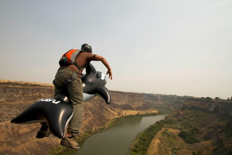 811x540, 61 Kb / прыжок, парашют, горы