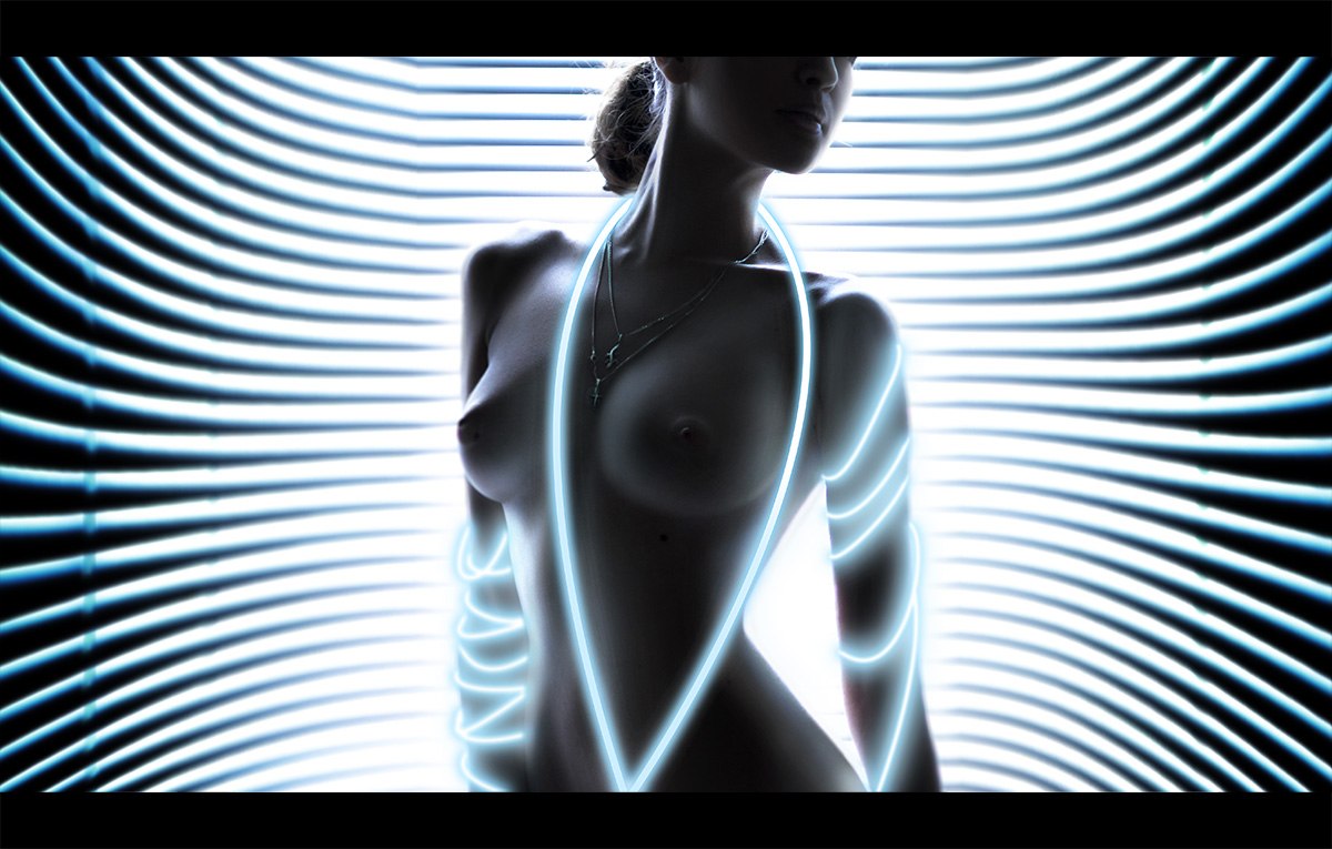 1200x765, 159 Kb / сиськи, неон, фотошоп, поза