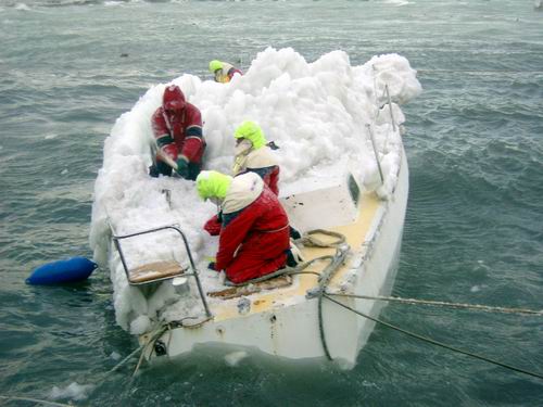 500x375, 37 Kb / Лодка, снег, вода, трос