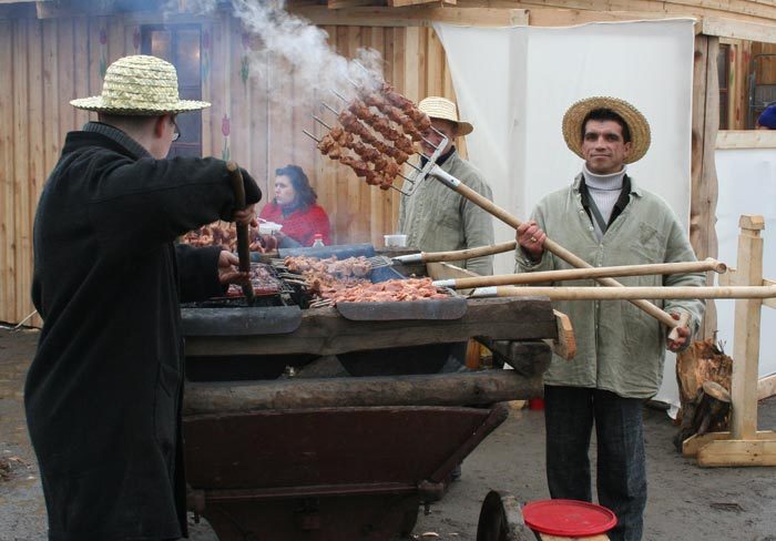 700x488, 59 Kb / шашлык, вилы