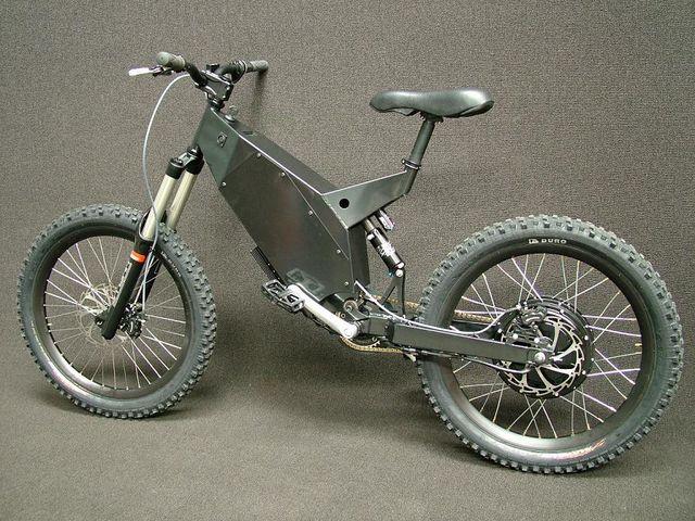 640x480, 81 Kb / велосипед, дизельпанк, электропанк, электровелосипед, танк