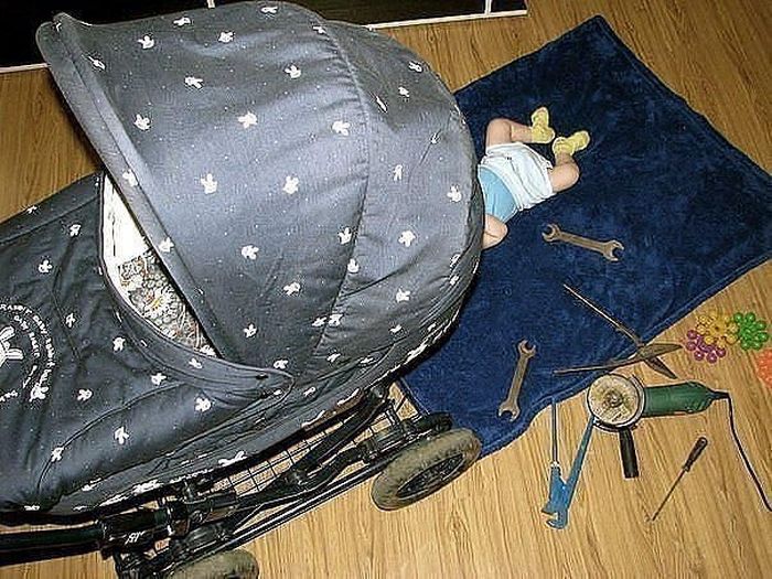 700x525, 108 Kb / коляска, ребенок, ключ, ремонт, болгарка